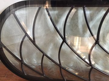 Płyta szklana ze szkła artystycznego przezroczystego Krzywa / płaska forma niestandardowa